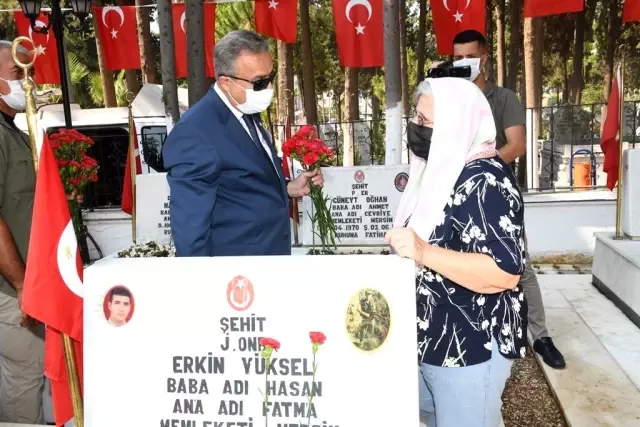 Son dakika gündem: Mersin şehitliğinde hüzünlü bayramlaşma