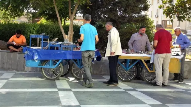 Mesleğini bayramdan bayrama sürdürüyor