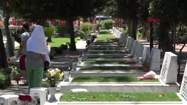 MEZARLIKLARDA BAYRAM ZİYARETİ YOĞUNLUĞU