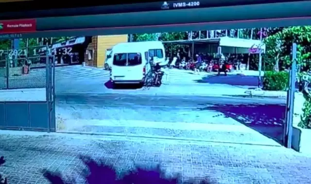 Motosiklet sürücüsünün ölümden döndüğü anlar kamerada Motosiklet sürücüsünün ölümden döndüğü anlar kamerada