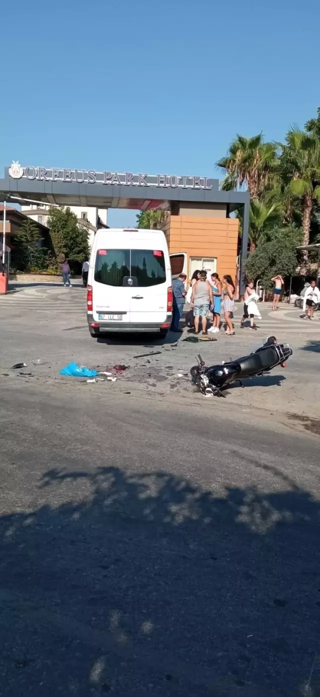 Motosiklet sürücüsünün ölümden döndüğü anlar kamerada