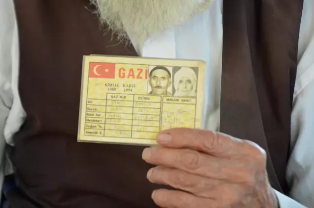 90 yaşındaki Kore Gazisi Hüsnü dededen öğrencilere tarih söyleşisi