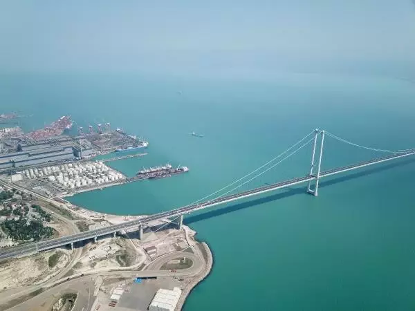 MÜSİLAJDAN TEMİZLENEN İZMİT KÖRFEZİ YENİDEN TURKUAZ