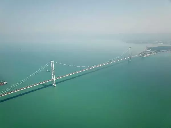 MÜSİLAJDAN TEMİZLENEN İZMİT KÖRFEZİ YENİDEN TURKUAZ