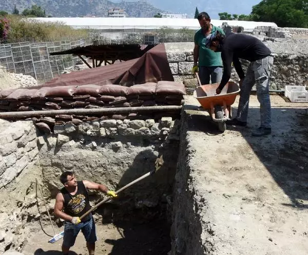 Noel Baba Kilisesi 12 ay sürecek kazılar kapsamına alındı