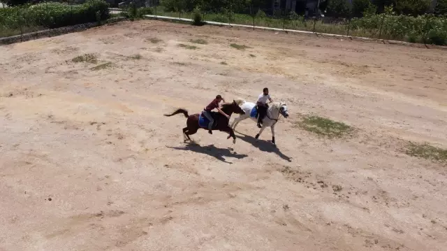 Osmanlı'nın kuruluş toprağında binicilik sporuyla tanışıyorlar