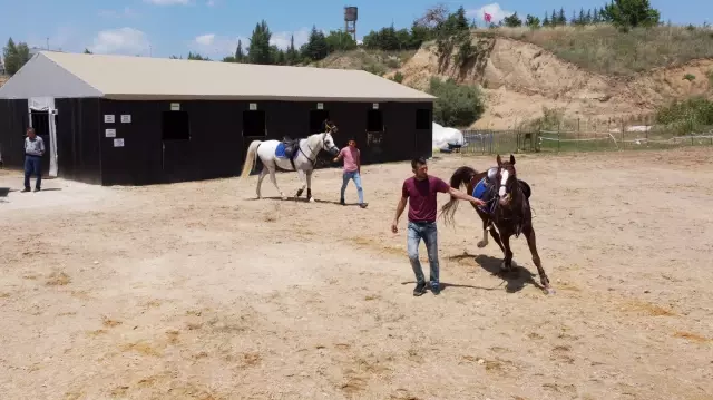 Osmanlı'nın kuruluş toprağında binicilik sporuyla tanışıyorlar