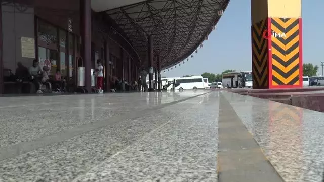 Otogar arefe gününde boş kaldı