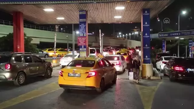 Otogarlarda bayram hareketliliği sürüyor