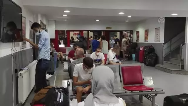 Otogarlarda bayram hareketliliği sürüyor