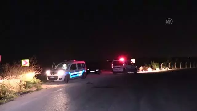 Otomobil drenaj kanalına düştü: 5 yaralı Otomobil drenaj kanalına düştü: 5 yaralı