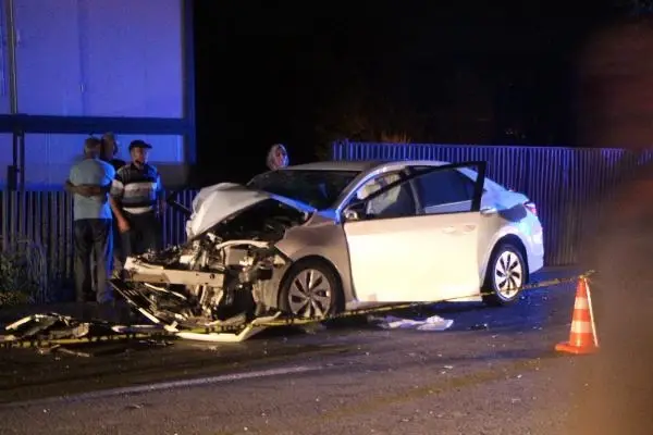 Son dakika haberi! BOLU-OTOMOBİL, İŞ MAKİNESİNE ÇARPTI: 1 ÖLÜ, 1 YARALI