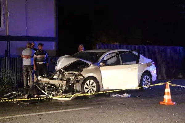 Son dakika haberi! BOLU-OTOMOBİL, İŞ MAKİNESİNE ÇARPTI: 1 ÖLÜ, 1 YARALI