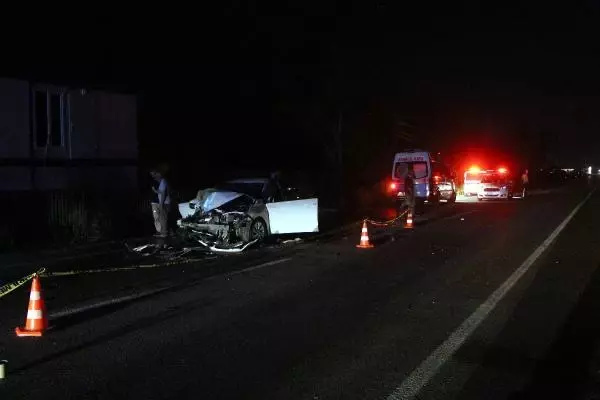 Son dakika haberi! BOLU-OTOMOBİL, İŞ MAKİNESİNE ÇARPTI: 1 ÖLÜ, 1 YARALI