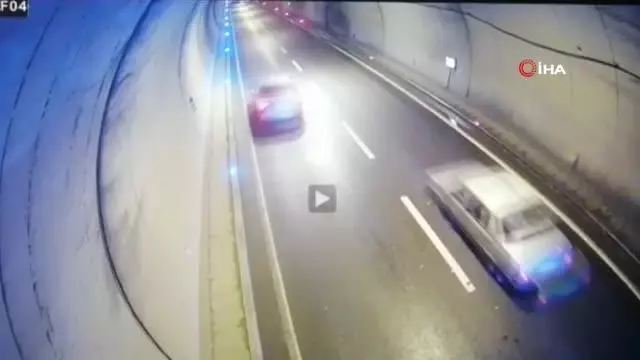 Son dakika haberi! Otomobil ve çekicinin çarpışması güvenlik kamerasına yansıdı