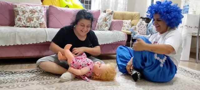 Palyaço olup gönülleri fethediyorlar