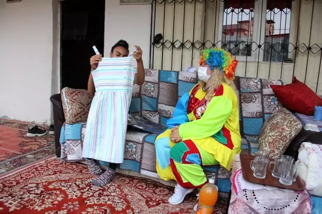 Palyaço olup gönülleri fethediyorlar