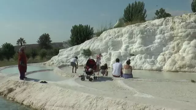 Pamukkale, salgın sonrası dönemin en yüksek ziyaretçi sayısına ulaştı Pamukkale, salgın sonrası dönemin en yüksek ziyaretçi sayısına ulaştı