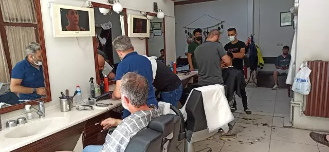 Pandemiden çıkan berberlere bayram ilaç oldu