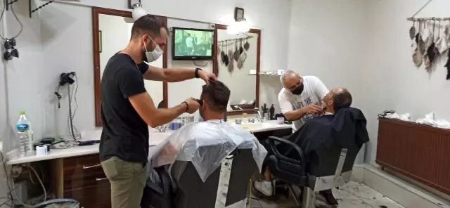 Pandemiden çıkan berberlere bayram ilaç oldu