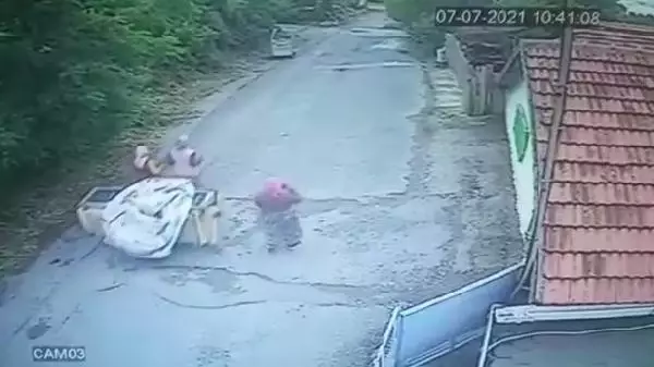 PENDİK'TE HIRSIZLIK YAPAN KADINLAR YAKALANDI