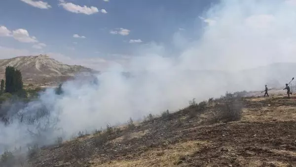 Plastikleri yakmak isterken, yangın çıkardı