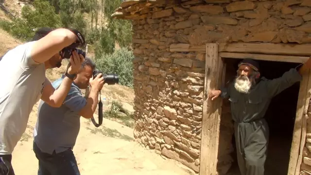 Portre fotoğrafını çekmek için yüzlerce kilometre uzaktan geliyorlar