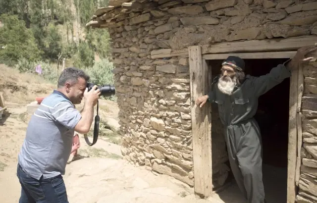 Portre fotoğrafını çekmek için yüzlerce kilometre uzaktan geliyorlar