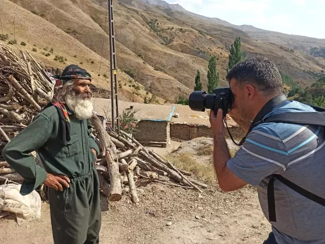 Portre fotoğrafını çekmek için yüzlerce kilometre uzaktan geliyorlar
