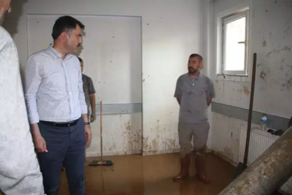 Rize'de selde kaybolan 2 kişi için helikopter destekli arama