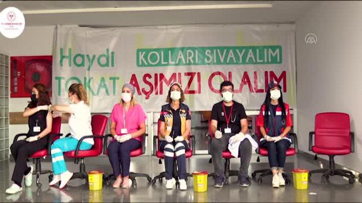 Sağlık çalışanlarından 'Kovid-19 aşısı olalım' videosuTokat'ta sağlık çalışanlarından 'Kovid-19 aşısı olalım' videosu