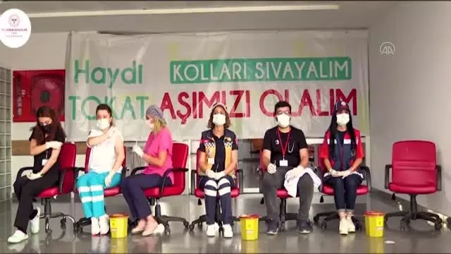 Sağlık çalışanlarından 'Kovid-19 aşısı olalım' videosuTokat'ta sağlık çalışanlarından 'Kovid-19 aşısı olalım' videosu