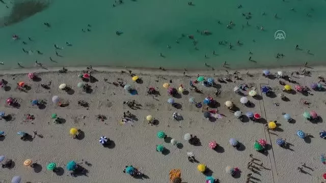 Sahillerdeki bayram yoğunluğundan turizmciler memnun