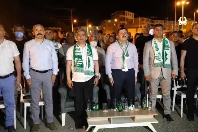 Şampiyonlar için kutlama programı düzenlendi