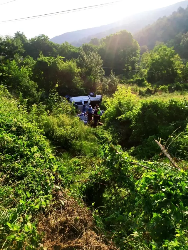 Samsun'da pikap şarampole yuvarlandı: 6 yaralı