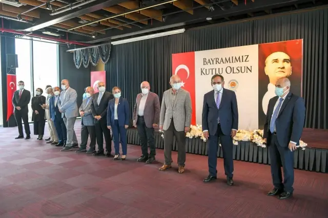 Samsun'da protokol bayramlaştı