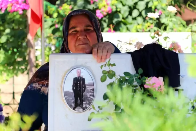 Fırat Kalkanı Harekatı şehidinin annesi: 'Ev bana bir cehennem çukuru oldu, hiç eve gitmeyeyim diyorum'