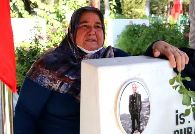 Fırat Kalkanı Harekatı şehidinin annesi: 'Ev bana bir cehennem çukuru oldu, hiç eve gitmeyeyim diyorum'