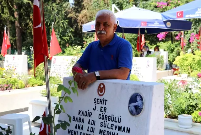 Fırat Kalkanı Harekatı şehidinin annesi: 'Ev bana bir cehennem çukuru oldu, hiç eve gitmeyeyim diyorum'