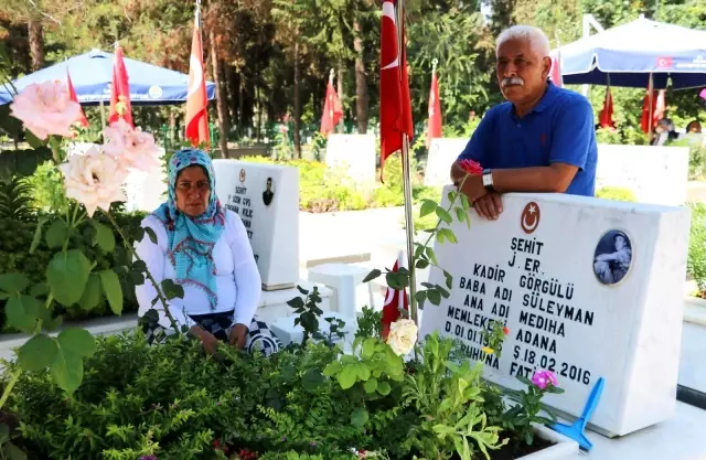 Fırat Kalkanı Harekatı şehidinin annesi: 'Ev bana bir cehennem çukuru oldu, hiç eve gitmeyeyim diyorum'