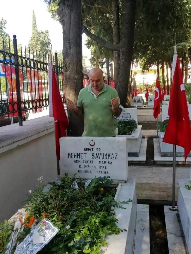 Şehit yakınları şehitliklere koştu