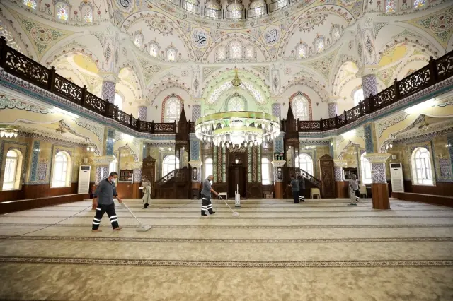 Şehitkamil'deki camiler bayram namazına hazır