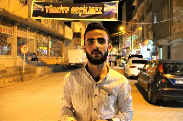 Kısıtlamasız bayramda alışveriş esnafın yüzünü güldürdü