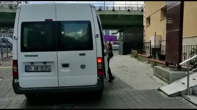 Şişli'de aracına bindiği turistlerden hırsızlık yaptığı öne sürülen taksi şoförü yakalandı