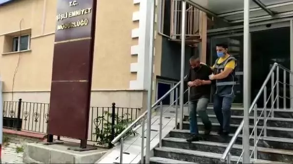 ŞİŞLİ'DE YOLCU ALDIĞI TURİSTLERİN PARALARINI ÇALAN TAKSİCİ YAKALANDI