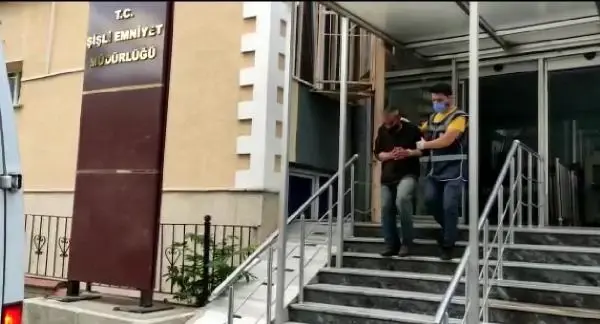ŞİŞLİ'DE YOLCU ALDIĞI TURİSTLERİN PARALARINI ÇALAN TAKSİCİ YAKALANDI