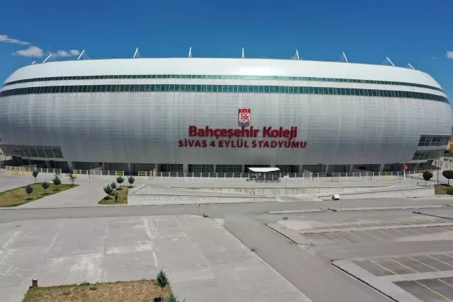 Sivas Belediyesi taraftarın isteği üzerine Sivasspor için meydan düzenlemesi ve anıt yapacak