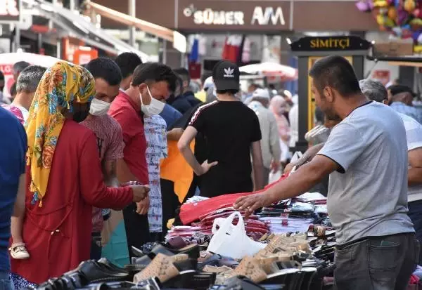 SİVAS'TA 38 DERECE SICAKTA BAYRAM ALIŞVERİŞİ YOĞUNLUĞU