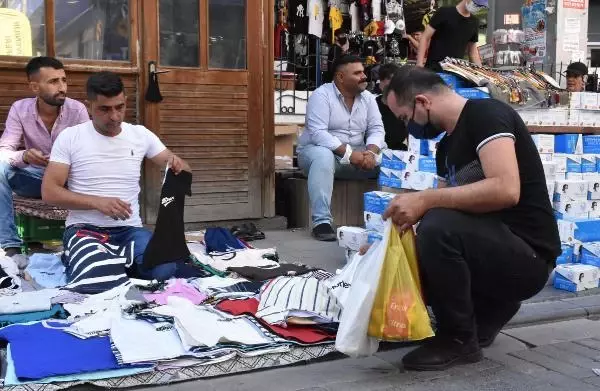 SİVAS'TA 38 DERECE SICAKTA BAYRAM ALIŞVERİŞİ YOĞUNLUĞU