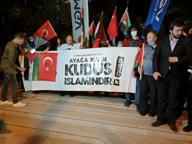 Sivil toplum kuruluşlarından İsrail Büyükelçiliği önünde protesto Sivil toplum kuruluşlarından İsrail Büyükelçiliği önünde protesto